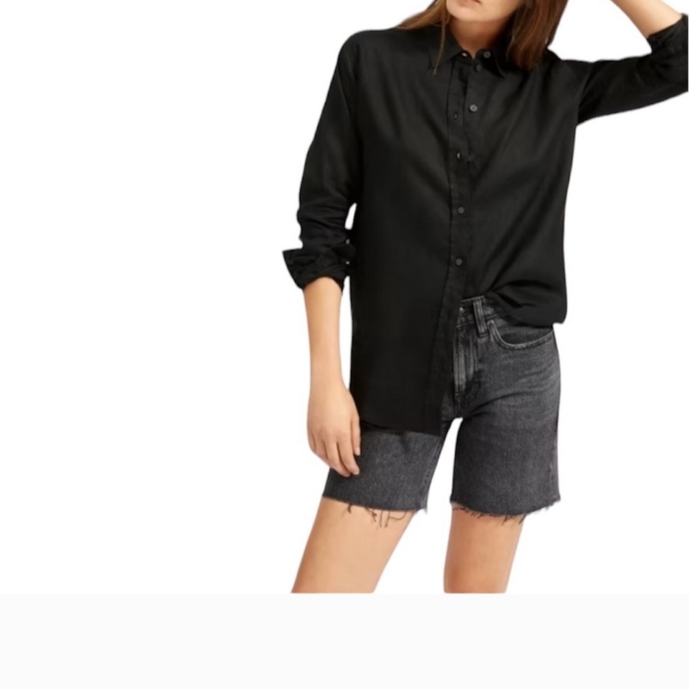 Everlane Black Linen Shirt. Medium Weight , In New Condition.